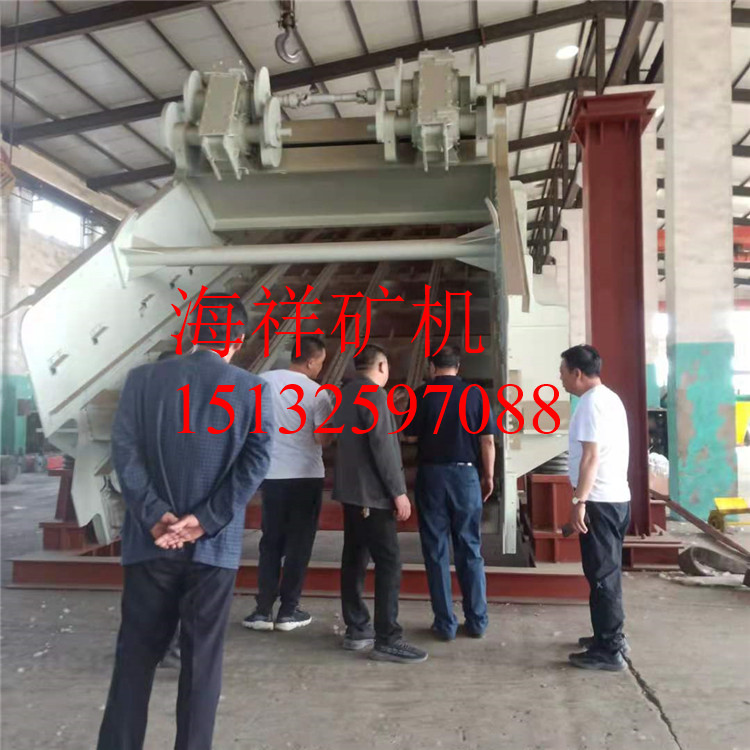 遵化市遠(yuǎn)創(chuàng)科技熱烈歡迎遼寧本溪客戶來廠考察重型微粉篩