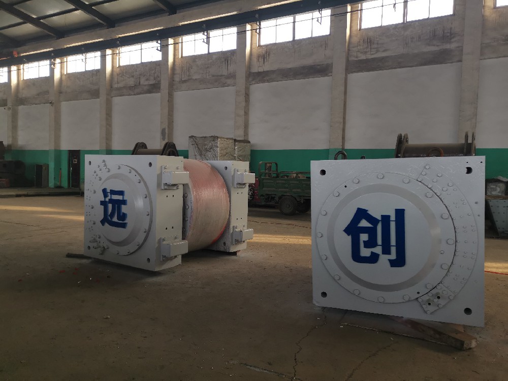 高壓輥磨機(jī)總成為客戶(hù)發(fā)貨